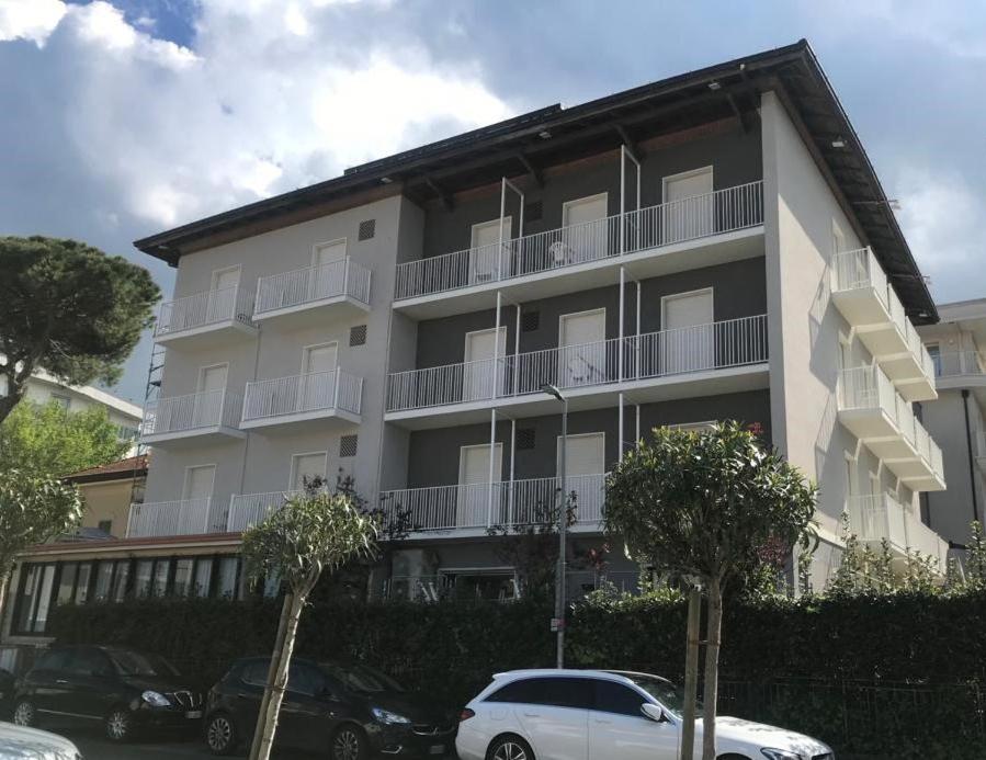 Hotel Villa Platani Riccione Exterior photo